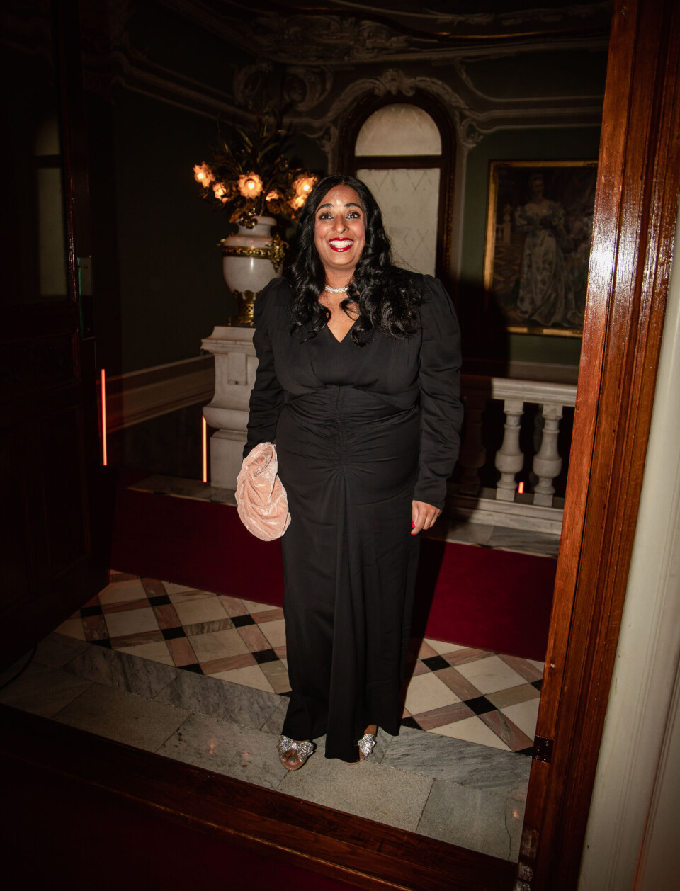 Se bildene fra Pia Tjelta Studios første moteshow på ærverdige Nationaltheatret Lubna Jaffery