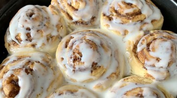 Cinnamon rolls med cottage cheese er akkurat det vi vil bake nå