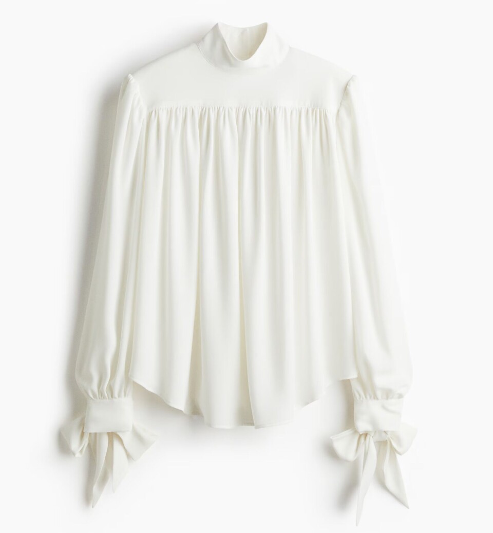På helgens ønskeliste: Skinn og bluser med store sløyfer – inspirert av Saint Laurent-visningen i Paris