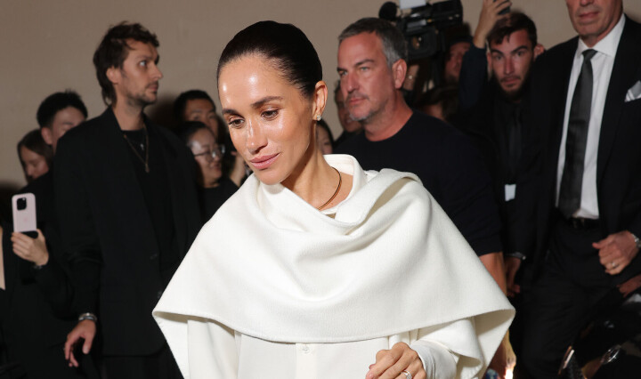 Meghan Markle overrasket alle på Balenciagas visning i Paris