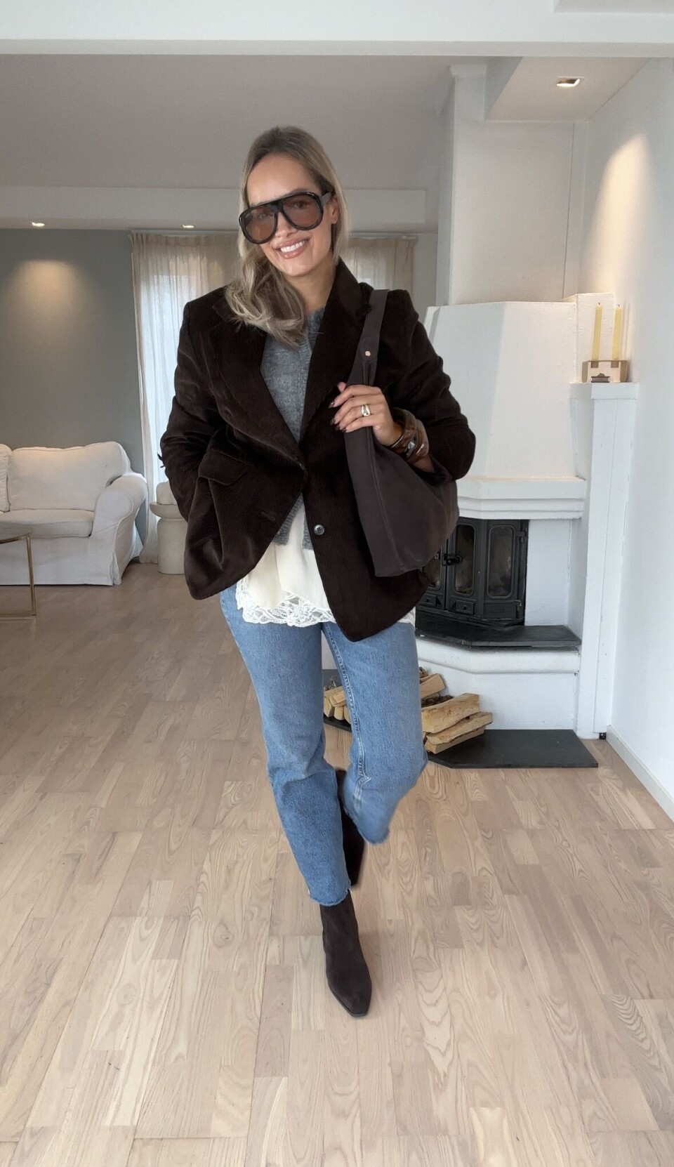 Nicole Reed @the.scandi.life i et brown on brown antrekk. Så chic!