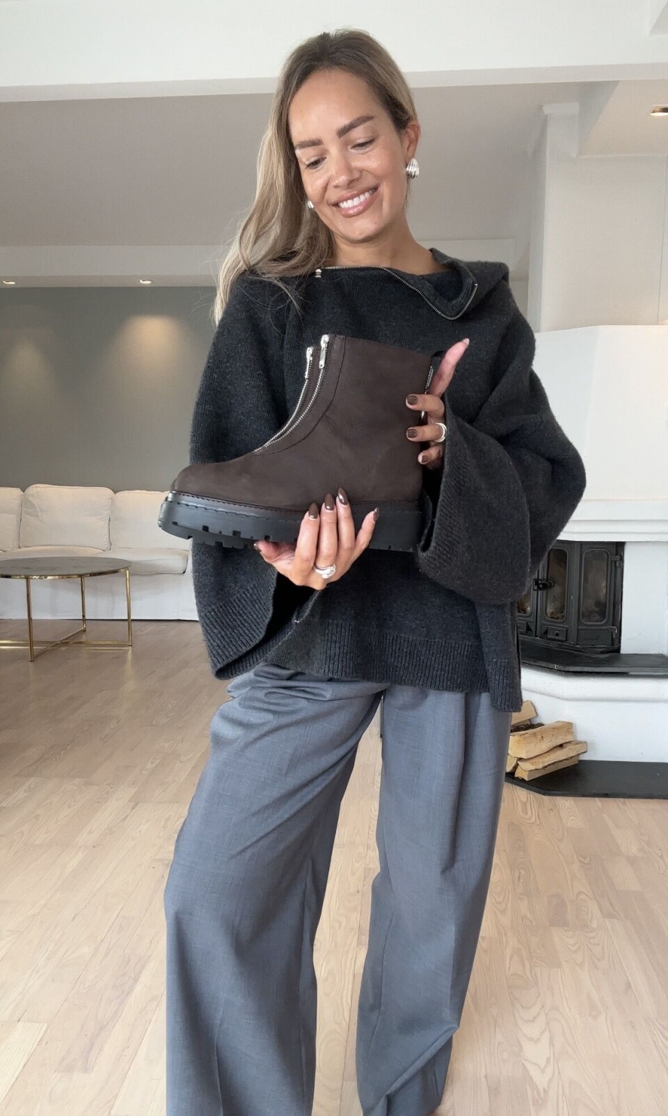 Et par brune boots er et skikkelig must denne høsten, og vi elsker hvordan Nicole Reed @the.scandi.life styler sine favoritter.