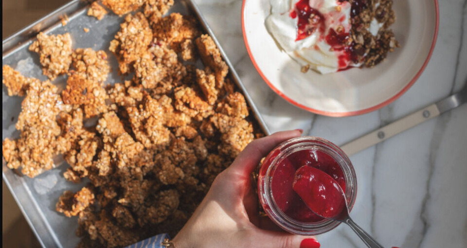 Slik lager du granola som både smaker og føles bra