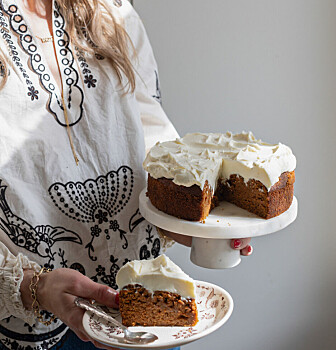 Næringsrik nytelse: slik lager du Tiril Refsums saftige gulrotkake