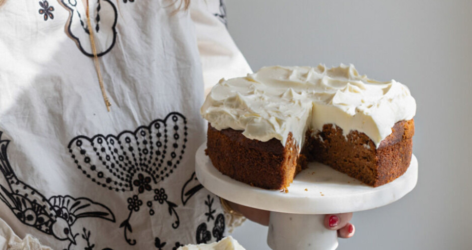 Næringsrik nytelse: slik lager du Tiril Refsums saftige gulrotkake