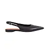 Et par sorte slingback-sko med spiss tå og lav hæl på hvit bakgrunn.