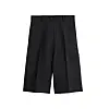 Mørk bermudashorts med høy midje, beltehemper og rette ben på hvit bakgrunn.