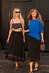 Thora Valdimarsdottir og Jeanette Madsen poserer i stilrene antrekk under Copenhagen Fashion Week