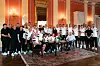 KONG HARALD V: Kong Harald er avbildet sammen med fotball-landslaget etter VM 2026