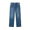 Blå jeans fotografert alene mot hvit bakgrunn.